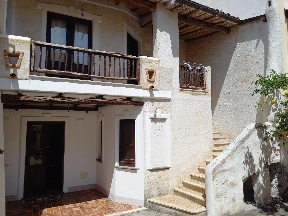 Domos Anticas Apartment Galtelli
